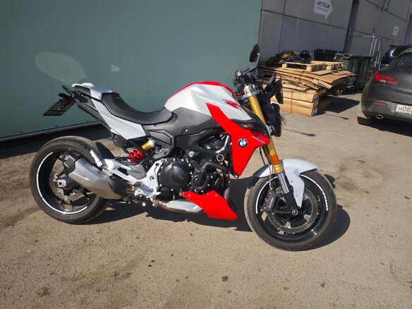 2020 BMW F 900 R, чёрный, 1000000 рублей - вид 12