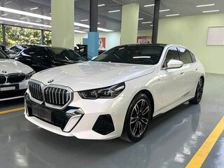 2025 BMW 5 серии Long 530Li VIII (G60/G61/G68), белый, 5800000 рублей, вид 1