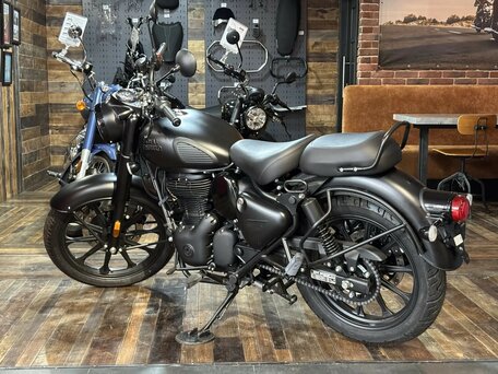 2025 Royal Enfield Classic 350, чёрный, 520000 рублей, вид 5