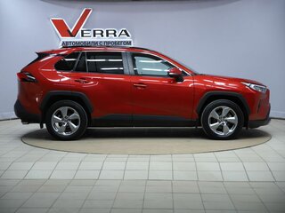 2021 Toyota RAV4 V (XA50), красный, 3150000 рублей, вид 4
