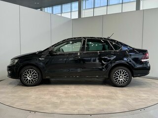 2018 Volkswagen Polo V Рестайлинг, чёрный, 1105000 рублей, вид 4