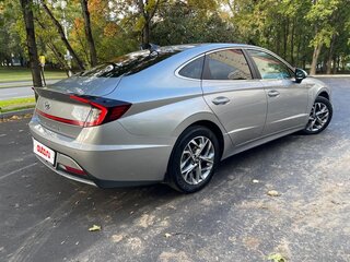 2021 Hyundai Sonata VIII (DN8), серебристый, 1725000 рублей, вид 4