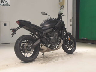 2025 Yamaha MT-07 (FZ-07), чёрный, 950000 рублей, вид 5