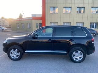 2008 Volkswagen Touareg I Рестайлинг, чёрный, 2400000 рублей, вид 5