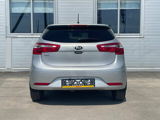 2014 Kia Rio 6-speed III, серебристый, 615000 рублей, вид 4