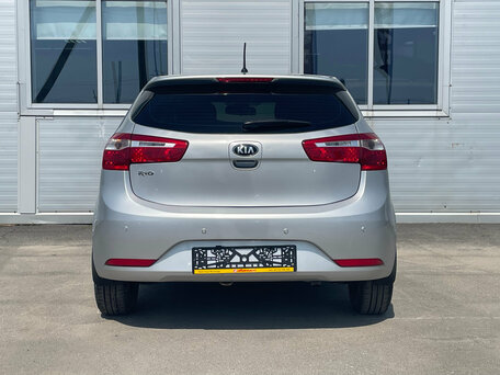 2014 Kia Rio 6-speed III, серебристый, 615000 рублей, вид 4