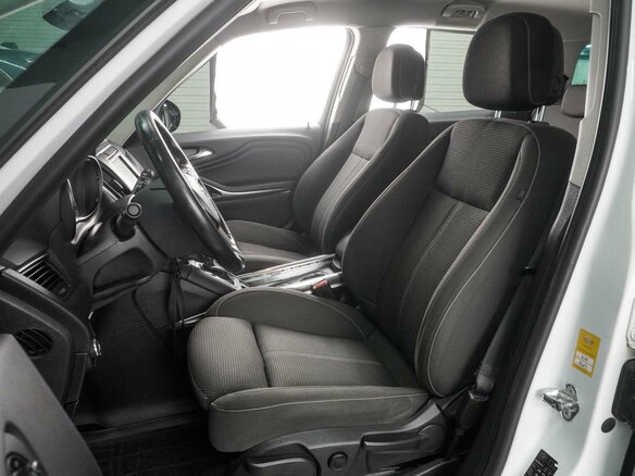 2017 Opel Zafira C Рестайлинг, белый, 1364000 рублей - вид 9