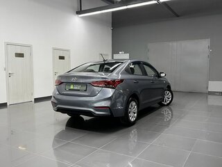 2018 Hyundai Solaris II, серый, 1250000 рублей, вид 2