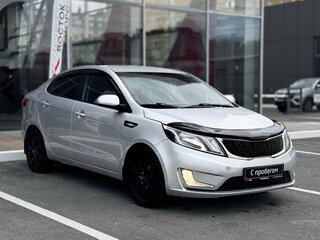 2014 Kia Rio 6-speed III, серый, 830000 рублей, вид 3