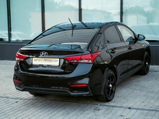 2017 Hyundai Solaris II, чёрный, 999000 рублей, вид 5