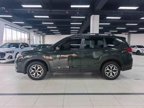 2022 Subaru Forester V Рестайлинг, зелёный - вид 9