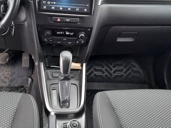 2022 Suzuki Vitara II Рестайлинг, красный, 1700000 рублей - вид 5