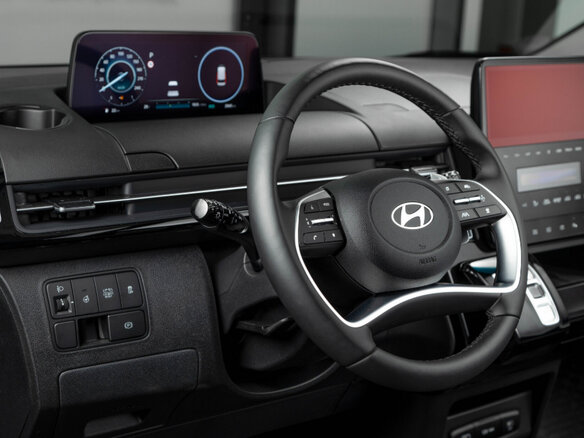 2025 Hyundai Staria I, чёрный - вид 9