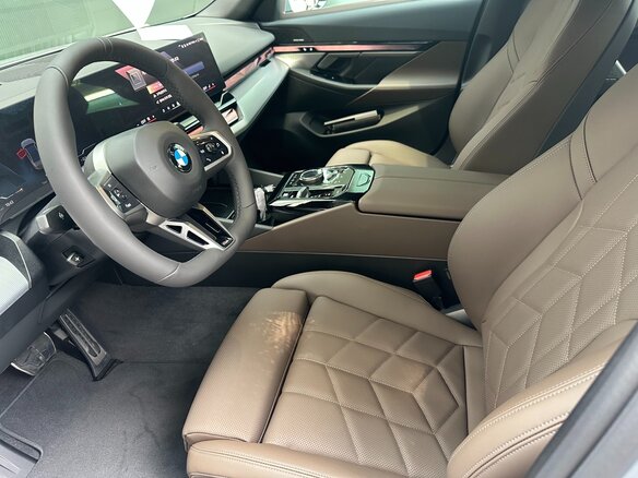 2026 BMW 5 серии 523d VIII (G60/G61/G68), серебристый - вид 10