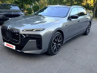 2023 BMW 7 серии M760e xDrive VII (G70), серебристый, 11900000 рублей, вид 2