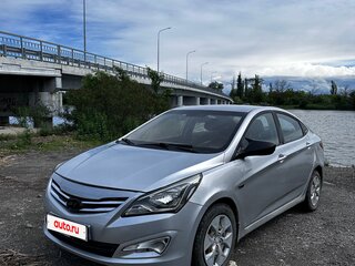 2014 Hyundai Solaris I Рестайлинг, серебристый, 550000 рублей, вид 2