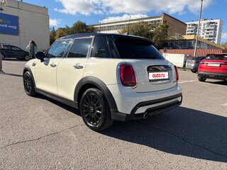 2021 Mini Hatch Cooper III (F55/F56) Рестайлинг 2, белый, 2685000 рублей, вид 5