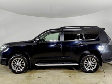 2020 Toyota Land Cruiser Prado 150 Series Рестайлинг 2, чёрный, 4330000 рублей, вид 4