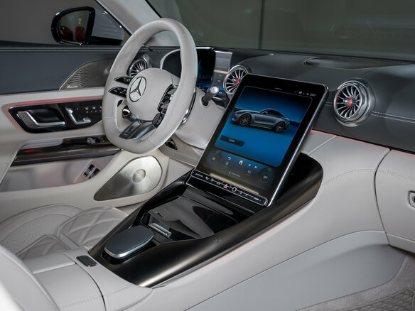 2026 Mercedes-Benz AMG GT 63 S E Performance II, серый, 27900000 рублей - вид 32