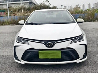 2022 Toyota Corolla XII (E210), белый, 1387000 рублей, вид 2
