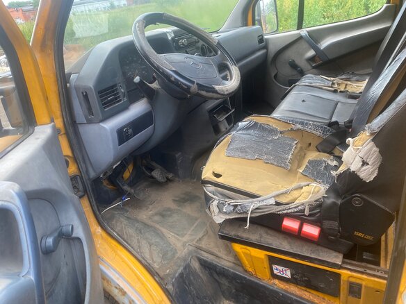 1999 Mercedes-Benz Sprinter, жёлтый, 500000 рублей - вид 4