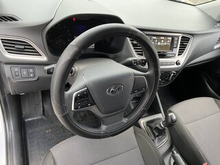 2022 Hyundai Solaris II Рестайлинг, белый, 1990000 рублей, вид 3