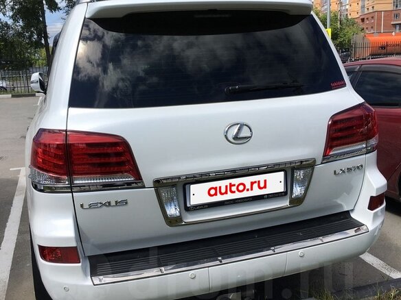 2013 Lexus LX 570 III Рестайлинг, белый, 4800000 рублей - вид 1