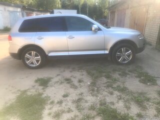 2005 Volkswagen Touareg I, серебристый, 1100000 рублей, вид 2