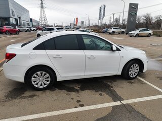 2013 Chevrolet Cruze I Рестайлинг, белый, 720000 рублей, вид 2