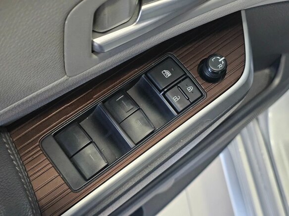 2022 Toyota Sienna IV, серый, 4299000 рублей - вид 14