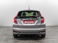 2018 Honda Fit III Рестайлинг, серебристый, 1075000 рублей - вид 2