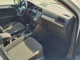 2018 Volkswagen Tiguan II, белый, 2000000 рублей, вид 5
