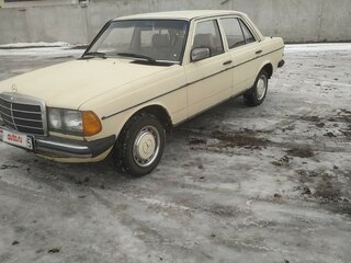 1983 Mercedes-Benz W123 200, бежевый, 350000 рублей, вид 1