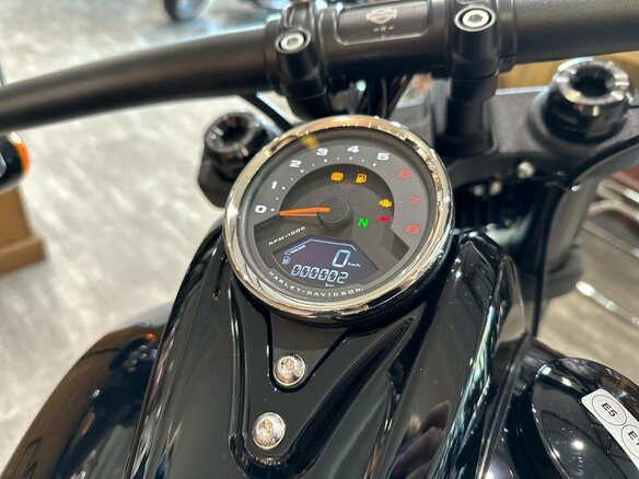 2024 Harley-Davidson Fat Bob, чёрный, 3300000 рублей - вид 13