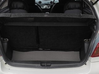 2003 Toyota Vitz I (P10), белый, 435000 рублей, вид 5