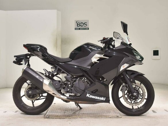 2018 Kawasaki Ninja 400, чёрный, 599000 рублей - вид 1