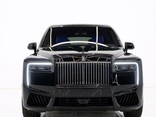 2025 Rolls-Royce Cullinan Black Badge I Рестайлинг (Series II), чёрный, 64340276 рублей, вид 3