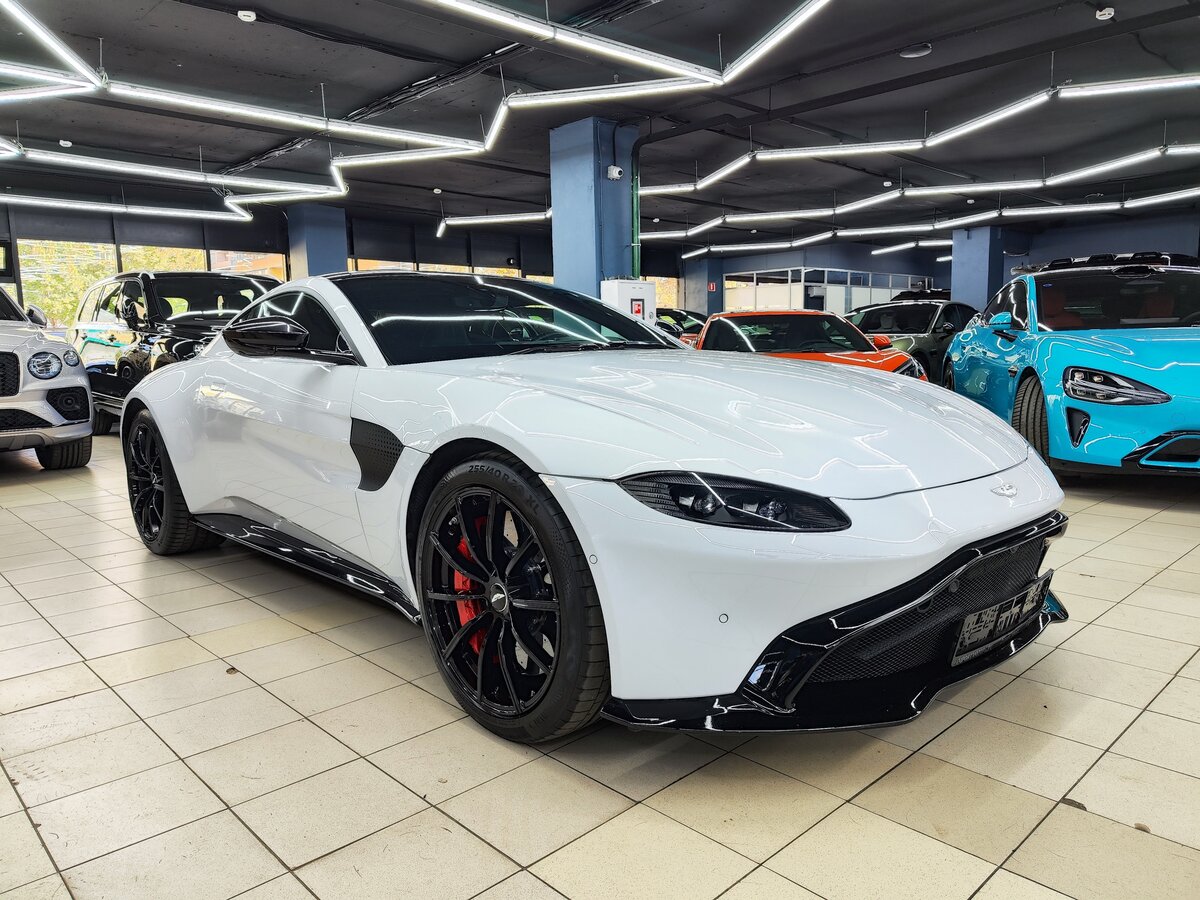 Открыть фотографии: Aston Martin V8 Vantage IV