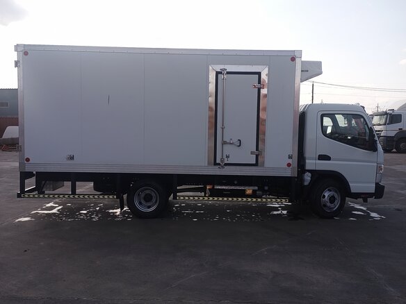 2024 Fuso (Mitsubishi) Canter, белый, 5990000 рублей - вид 6