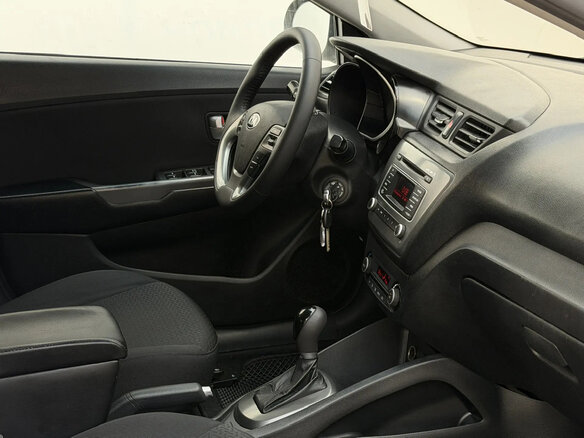 2017 Kia Rio III Рестайлинг, белый, 999000 рублей - вид 13