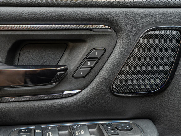 2024 Ram 1500 Crew Cab eTorque V, серый, 10990000 рублей - вид 16