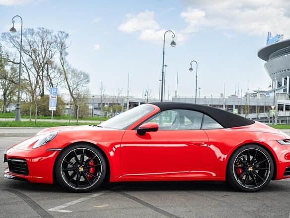 2019 Porsche 911 Carrera 4S VIII (992), красный - вид 7