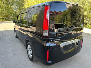 2017 Honda Stepwgn V, чёрный, 2500000 рублей, вид 2