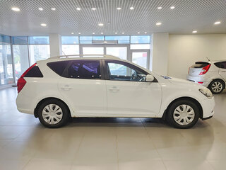 2011 Kia Ceed I Рестайлинг, белый, 410000 рублей, вид 4