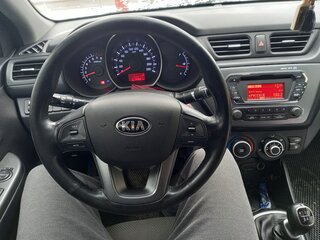 2014 Kia Rio 5-speed III, белый, 1080000 рублей, вид 4