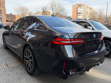2024 BMW 5 серии 523d VIII (G60/G61/G68), серый, 7120000 рублей, вид 5