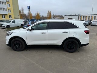 2018 Kia Sorento III Prime Рестайлинг, белый, 2700000 рублей, вид 4
