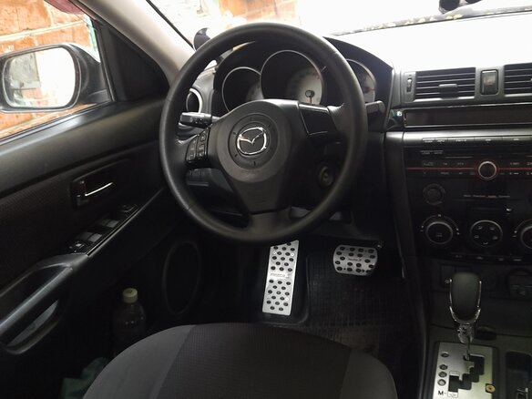 2008 Mazda 3 5-speed I (BK) Рестайлинг, чёрный, 650000 рублей - вид 3