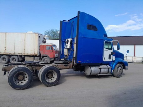2002 International 9000 Series, синий, 1300000 рублей, вид 1