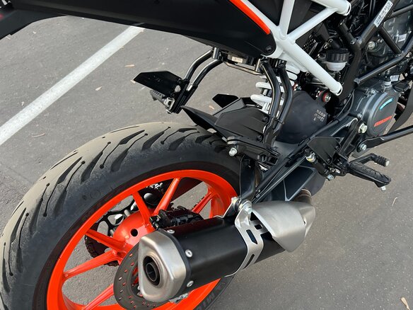 2023 KTM 125 Duke, белый, 559999 рублей - вид 13